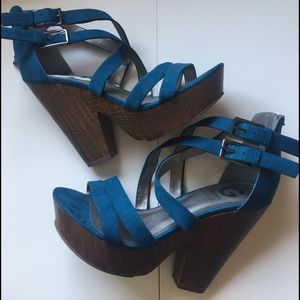 GUESS Suede Platform wooden wedge NWOT